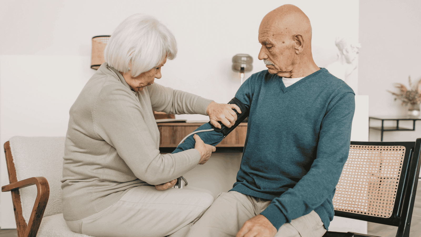 Hipertensão No Idoso: Desafios No Diagnóstico E Manejo